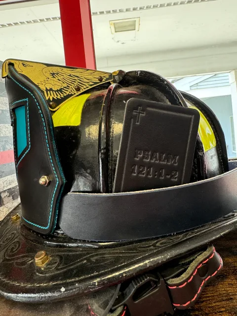 Helmet Card
